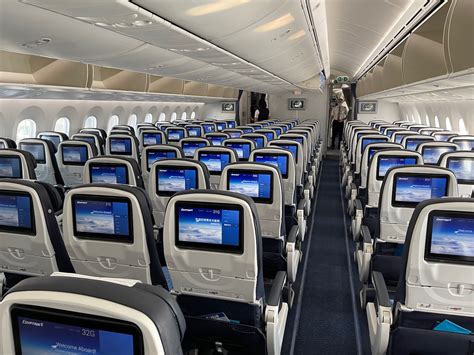 sm777|egyptair 777 300 economy.